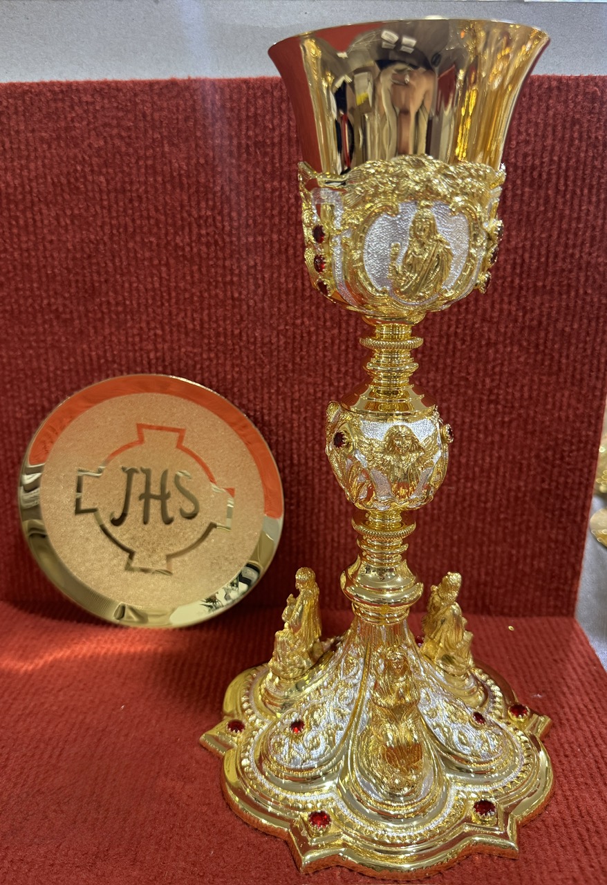 77. Chén lễ 3 thánh ngồi8.5*27cm xv
