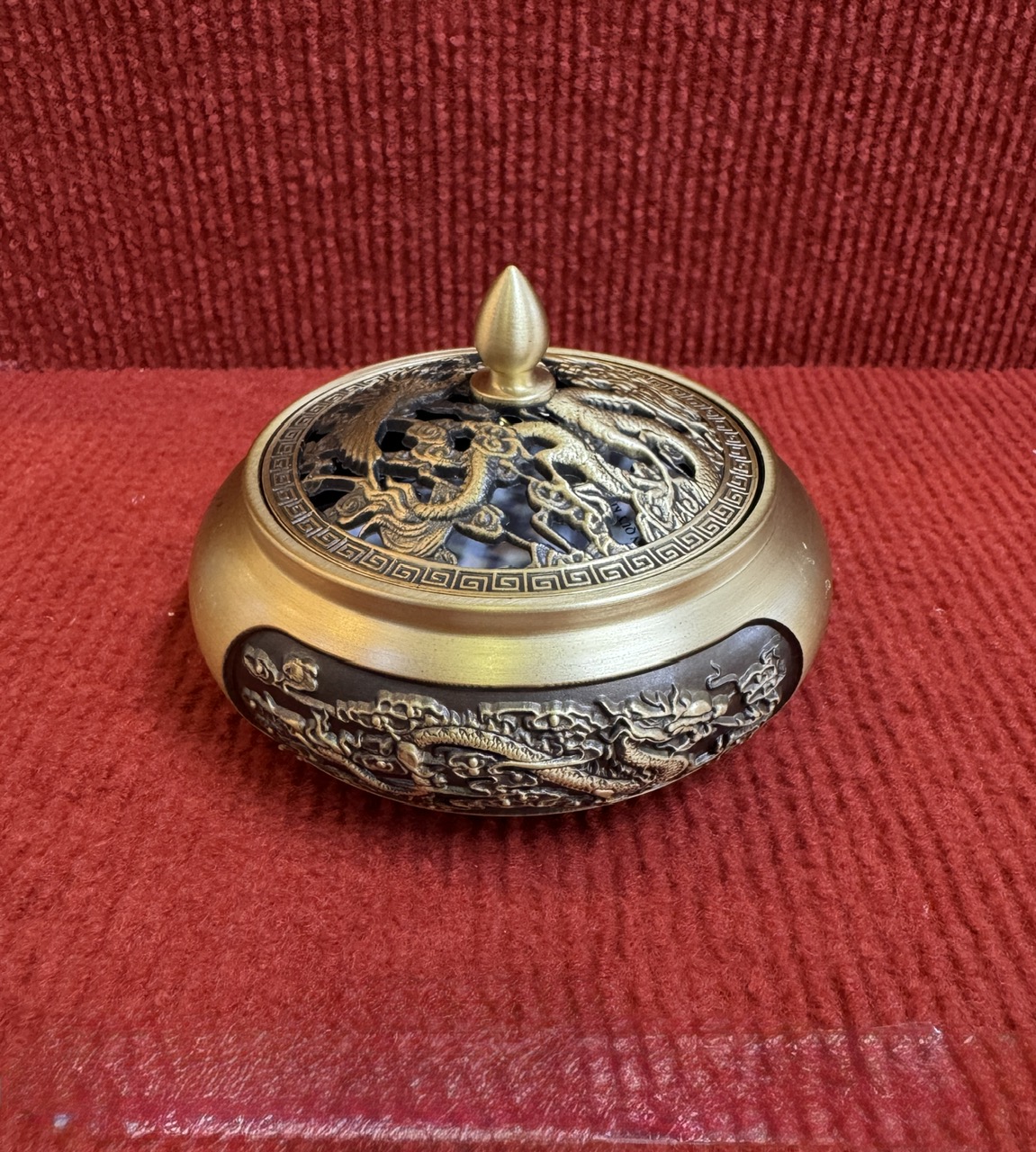 14. Lư đồng không chân