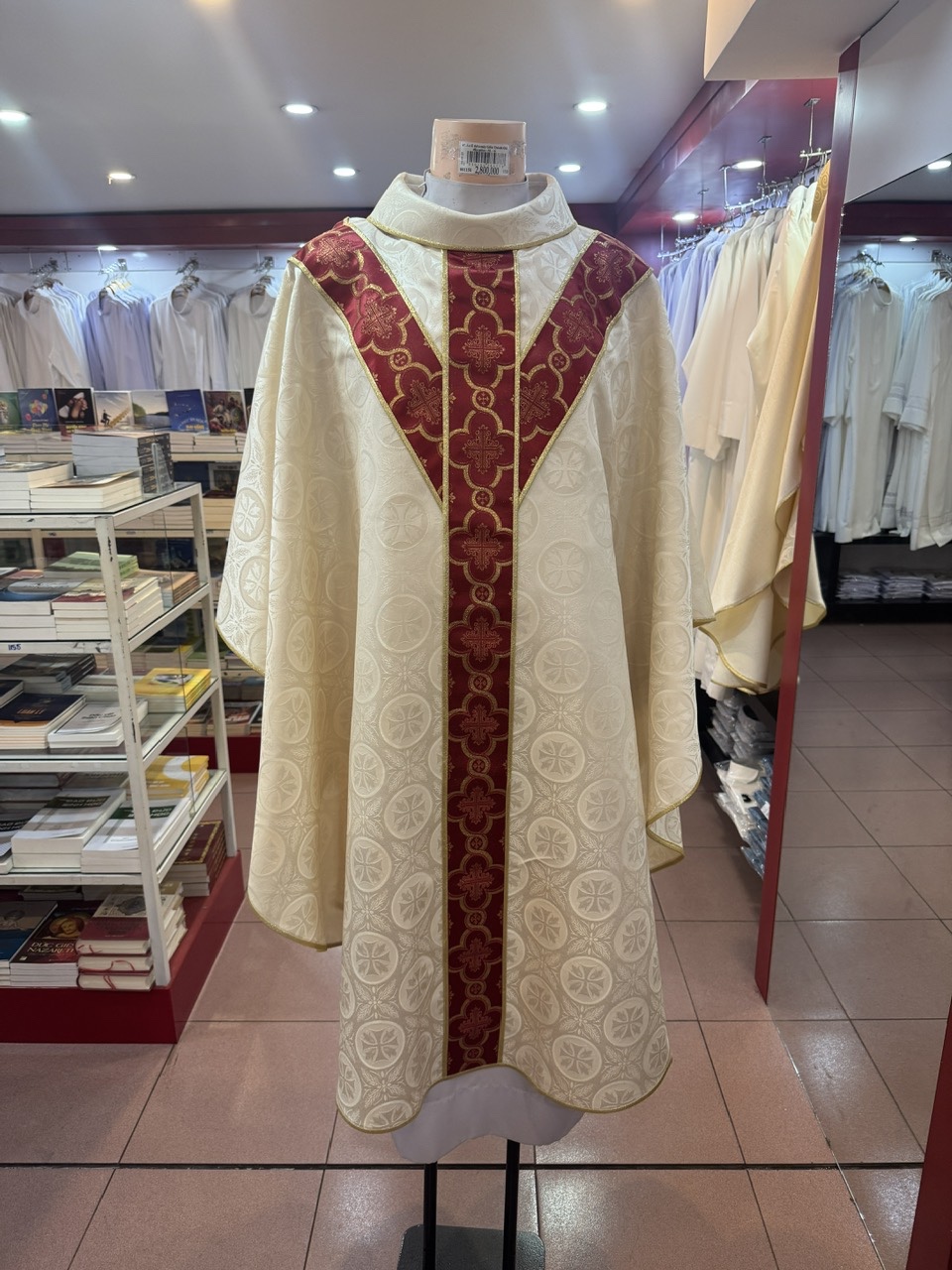 67. Áo lễ thêu máy Gấm Thánh Giá đắp galon - SL - K